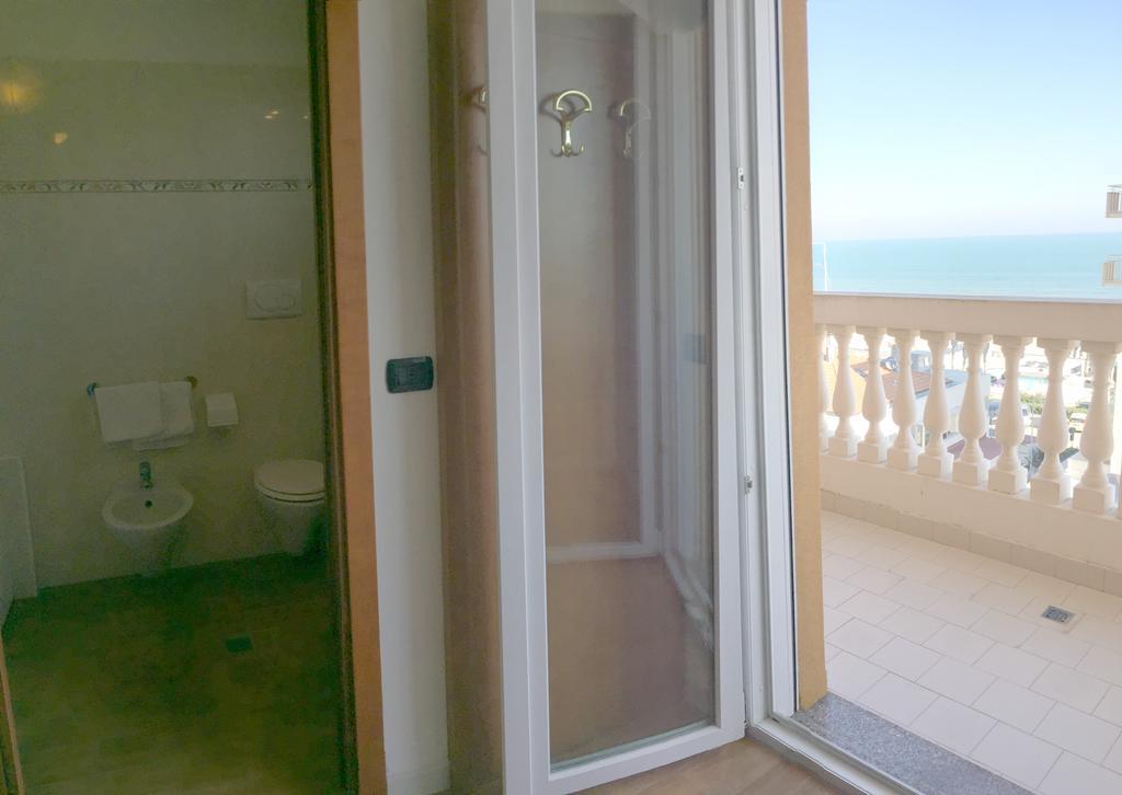 Hotel Villa Linda - Family Hotel - Nuova Costruzione Antisismica Риччоне Экстерьер фото