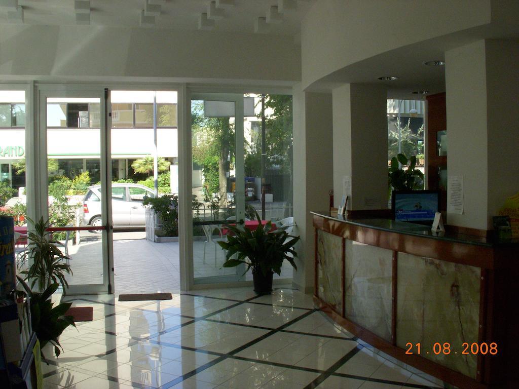 Hotel Villa Linda - Family Hotel - Nuova Costruzione Antisismica Риччоне Экстерьер фото