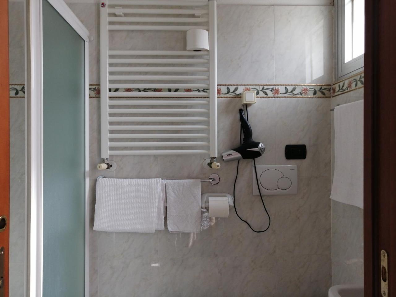 Hotel Villa Linda - Family Hotel - Nuova Costruzione Antisismica Риччоне Экстерьер фото