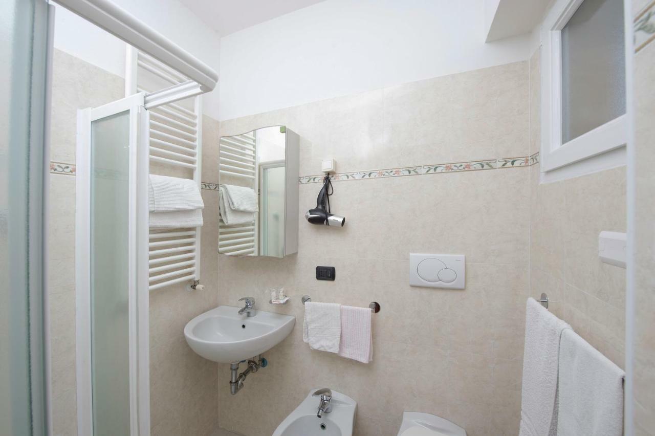 Hotel Villa Linda - Family Hotel - Nuova Costruzione Antisismica Риччоне Экстерьер фото