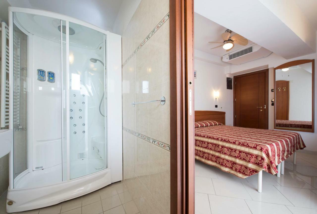 Hotel Villa Linda - Family Hotel - Nuova Costruzione Antisismica Риччоне Экстерьер фото