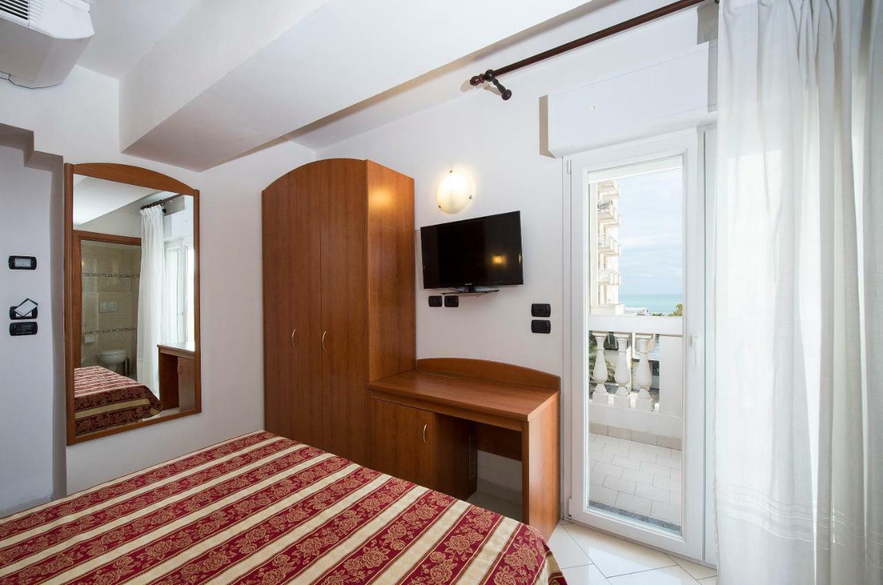 Hotel Villa Linda - Family Hotel - Nuova Costruzione Antisismica Риччоне Экстерьер фото